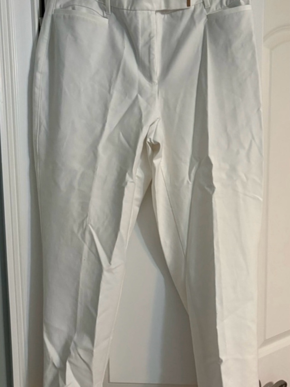 WHBM SLIM CAPRI PANTS